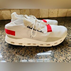 Men’s On Running Cloudnova in white/red, Size 12